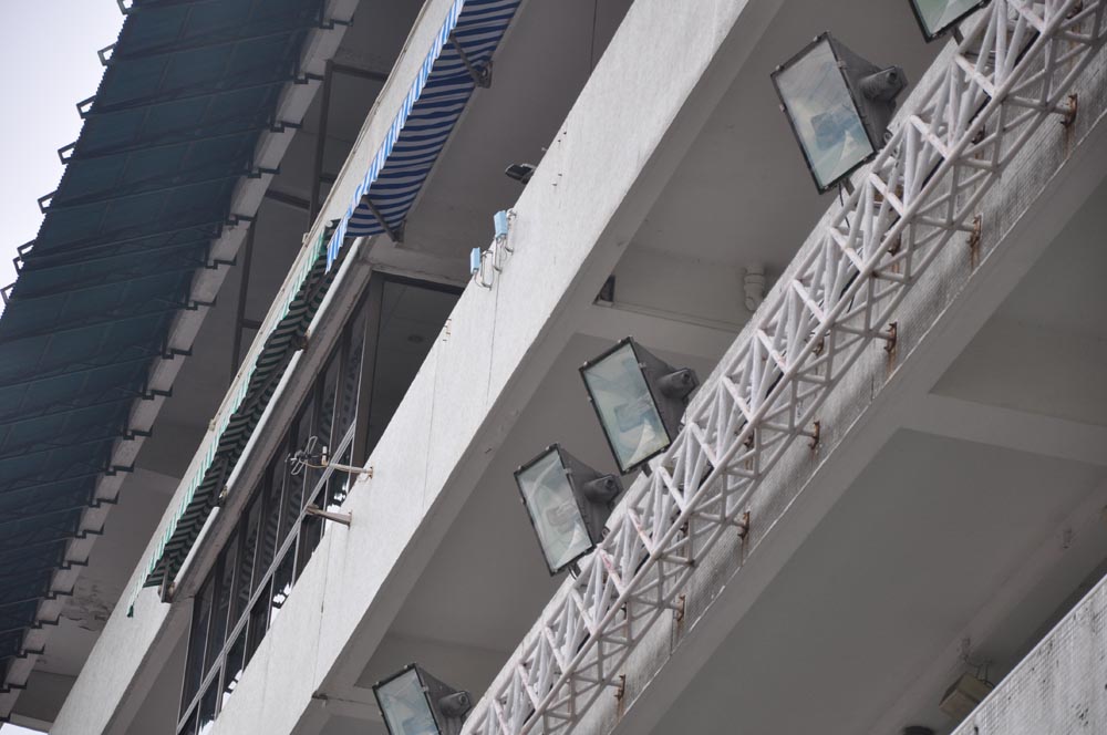 安装在最高点的监控传输设备 安装在最高点的监控传输设备