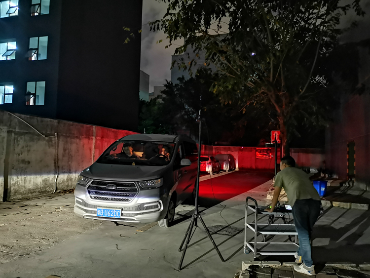 云顶集团团队挑灯夜视，为公司产品稳定传输保驾护航